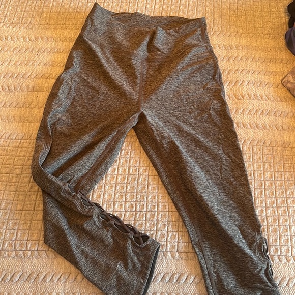 Lululemon crop pant - Picture 1 of 4